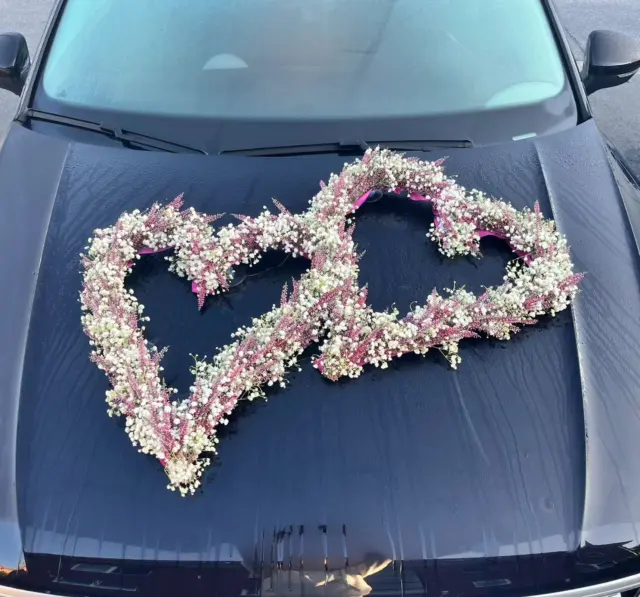 Wir machen für eure Hochzeit alles rund um Blumen sogar für eure Autos! 🌸
#auto #blumenliebe #blumenschmuck #autodekoration #herbst #heide #lüneburg #blumengalerie #luneburgerheide